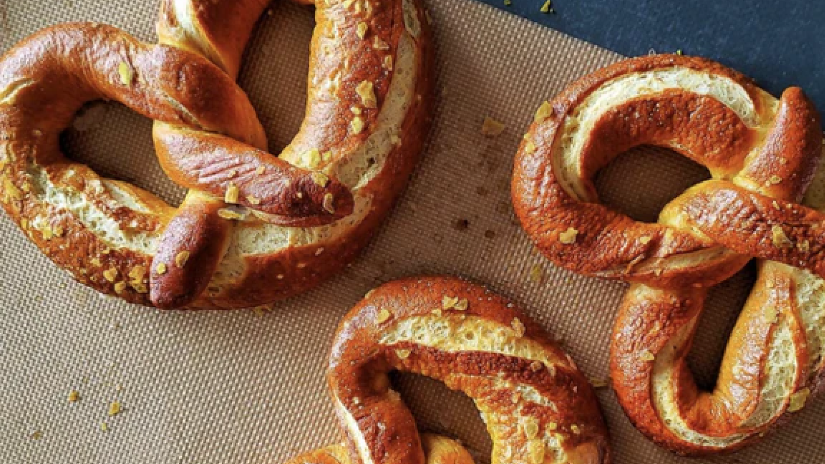 SOFT RYE MUSTARD SALT PRETZELS